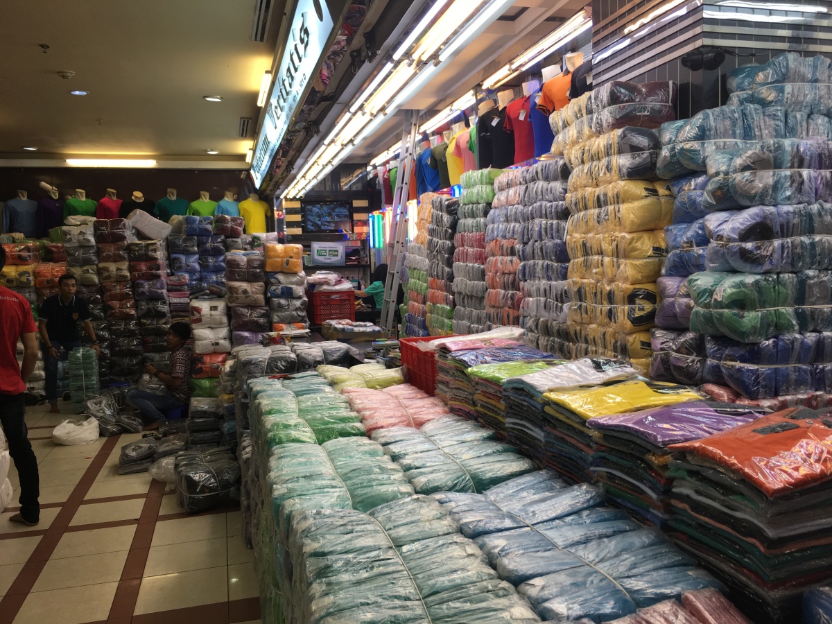 Jakarta Finds Shopping at Pasar Tanah  Abang  thediplowifey